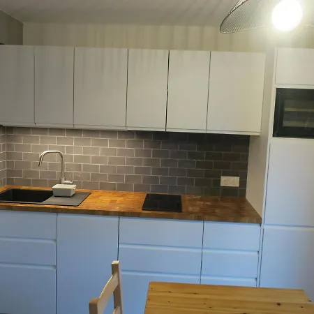 Cocooning à Avec Wifi, Pour 5 Personnes - Fr-1-198-207