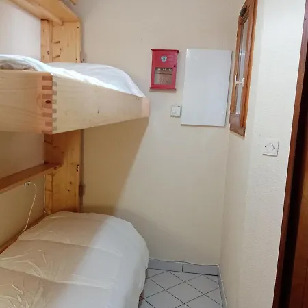 Cocooning à Avec Wifi, Pour 5 Personnes - Fr-1-198-207